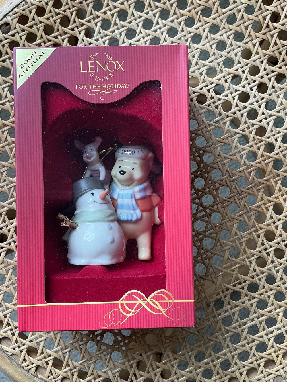 Lenox/Disney 2009 Winnie the Pooh with Piglet and Snowman Holiday Ornament